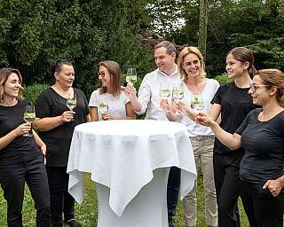 Familie Bohren mit Receptions-Team